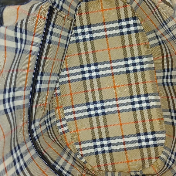 Burberrys Vintage EUC Leather Black Bucket crossbody with Tassels & dust bag - Picture 7 of 8